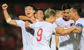 Phá 'lời nguyền' xứ vạn đảo, tuyển Việt Nam thắng tưng bừng Indonesia