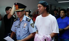 Ronaldinho nhiễm COVID-19