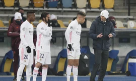 Real đứng trước nguy cơ bị loại, Zidane cương quyết không từ chức