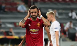 Fernandes giải cứu M.U ở hiệp phụ.