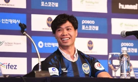 Công Phượng trong lễ ra mắt Incheon United