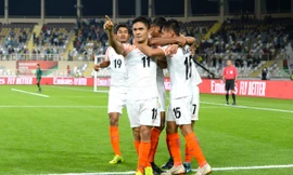 Sunil Chhetri (số 11) ăn mừng cùng đồng đội