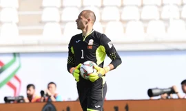 Thủ môn Pavel Matiash phạm sai lầm khó tin trướcTrung Quốc