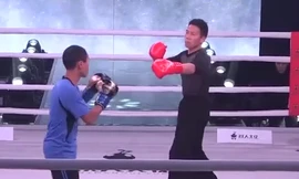 Hà Hưng Quả dùng Giáng long thập bát chưởng để đấu kickboxing?