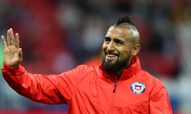 Arturo Vidal chính thức cập bến Barcelona