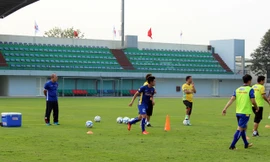 HLV Park Hang-seo chỉ đạo U23 Việt Nam tập luyện