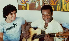 Pele và Maradona luôn dành cho nhau sự tôn trọng đặc biệt.