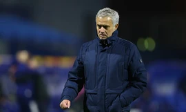 Mourinho cay đắng nhận thất bại trước Mislav Orsic.