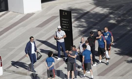 HLV Julen Lopetegui xách va li về nước sớm.