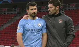 Siêu sao Man City nổi điên vì bị đồng đội cô lập