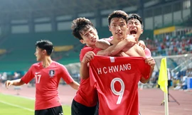 Hwang Hee-chan ăn mừng bàn quyết định ở tứ kết