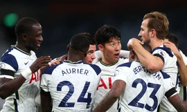 Son Heung-min đóng vai người hùng của Tottenham.