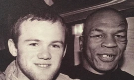 Wayne Rooney gặp Mike Tyson vào năm 2005.