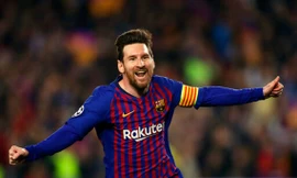  Lionel Messi vừa lập cú đúp giúp Barca đè bẹp M.U