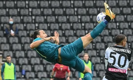 Cận cảnh siêu phẩm của Zlatan Ibrahimovic.