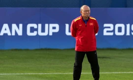HLV Park Hang Seo trong buổi tập trước trận đấu với Nhật Bản. Ảnh: The National
