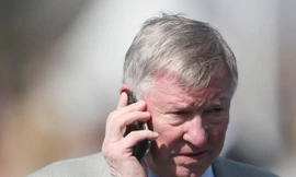 Sir Alex Ferguson chia tay M.U theo cách không mong muốn
