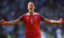  Hannes Halldorsson là người hùng của Iceland.