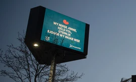 Thông điệp yêu thương của SC Heerenveen kêu gọi người hâm mộ ở nhà tránh dịch.