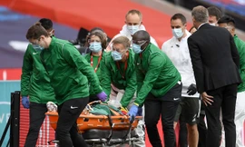 Baily nằm cáng rời sân sau 2 pha va chạm liên tiếp ở cuối hiệp 1