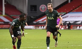 Harry Kane ăn mừng bàn thắng trước Sheffield United.