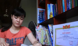 Hai nữ sinh đạt điểm 10 môn Văn