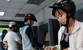 Trước giờ thu phí rút tiền từ ATM