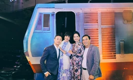 Vợ chồng nghệ sĩ Đỗ Kỷ, Hương Bông lần đầu chia sẻ về những kỷ niệm ở bến tàu