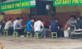 Nhiều người thờ ơ với 'lệnh' đeo khẩu trang nơi công cộng của Chủ tịch Hà Nội