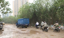 Đường nội đô 'đau khổ' chằng chịt ổ gà quá lâu năm