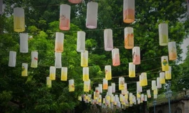 Phố bích họa Phùng Hưng treo đèn lồng đón Trung thu