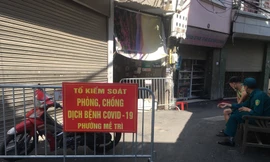 Cuộc sống người dân khu Mễ Trì sau 'lệnh' phong tỏa vì bệnh nhân COVID-19