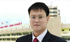 Tưởng niệm Thứ trưởng giáo dục Lê Hải An: Hội trường 300 chìm trong đau buồn