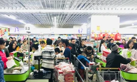 Siêu thị Hà Nội ken đặc người ngày giáp Tết
