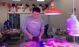 Tranh cãi câu chuyện "cử nhân đi bán thịt lợn, bán 3 ngày bằng lương công chức cả tháng"