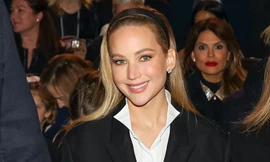 Không chỉ làm đẹp mà còn giữ tóc gọn gàng, băng đô chính là điểm nhấn Hè này