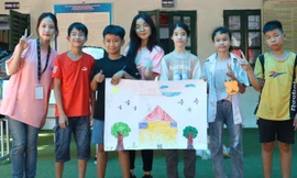 Hà Nội: Teen tổ chức gây quỹ, tặng quà cho các bé có hoàn cảnh khó khăn nhân dịp Trung Thu 