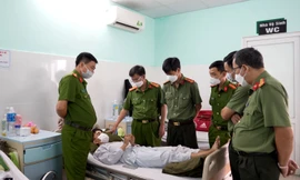 Cảnh sát cơ động bị nhóm quái xế dùng súng bắn bị thương