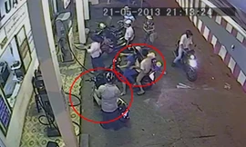 Trẻ con nhặt của rơi, người lớn bảo 'bỏ túi'