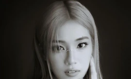 'Chibi' của 'Cửa sổ thủy tinh' sau 12 năm bỗng 'lột xác 360 độ' khiến fan 'choáng'