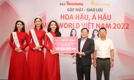 Cận cảnh ‘Top 3 Miss World Việt Nam’ đẹp rạng rỡ tại tòa soạn báo Tiền Phong