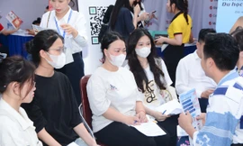 Hơn 70 doanh nghiệp tham gia tư vấn kỹ năng và tuyển dụng cho sinh viên