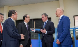 Hỗ trợ trường đại học xây dựng khu thí nghiệm động rừng ngập mặn