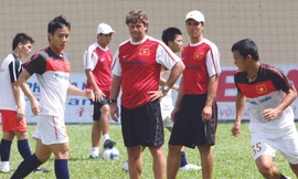 HLV Falko Goetz liệu có cô đơn? Ảnh: Tường Thế