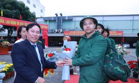 CEO doanh nghiệp ngàn tỉ đồng tình nguyện lên đường nhập ngũ