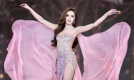 Màn trình diễn váy dạ hội của Hoa, Á hậu Hòa bình Thái Lan