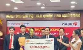 Trúng Vietlott hơn 92 tỷ đồng nhưng không nói với vợ vì sợ tâm lý yếu