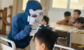 Được mời vào hội phụ huynh, bà mẹ méo mặt đáp: Chị nghèo, không có tiền