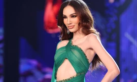 Váy dạ hội hở bạo tràn ngập bán kết hoa hậu 