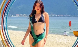 Thí sinh Hoa hậu Trái Đất Thái Lan chụp ảnh bikini ở biển Đà Nẵng 